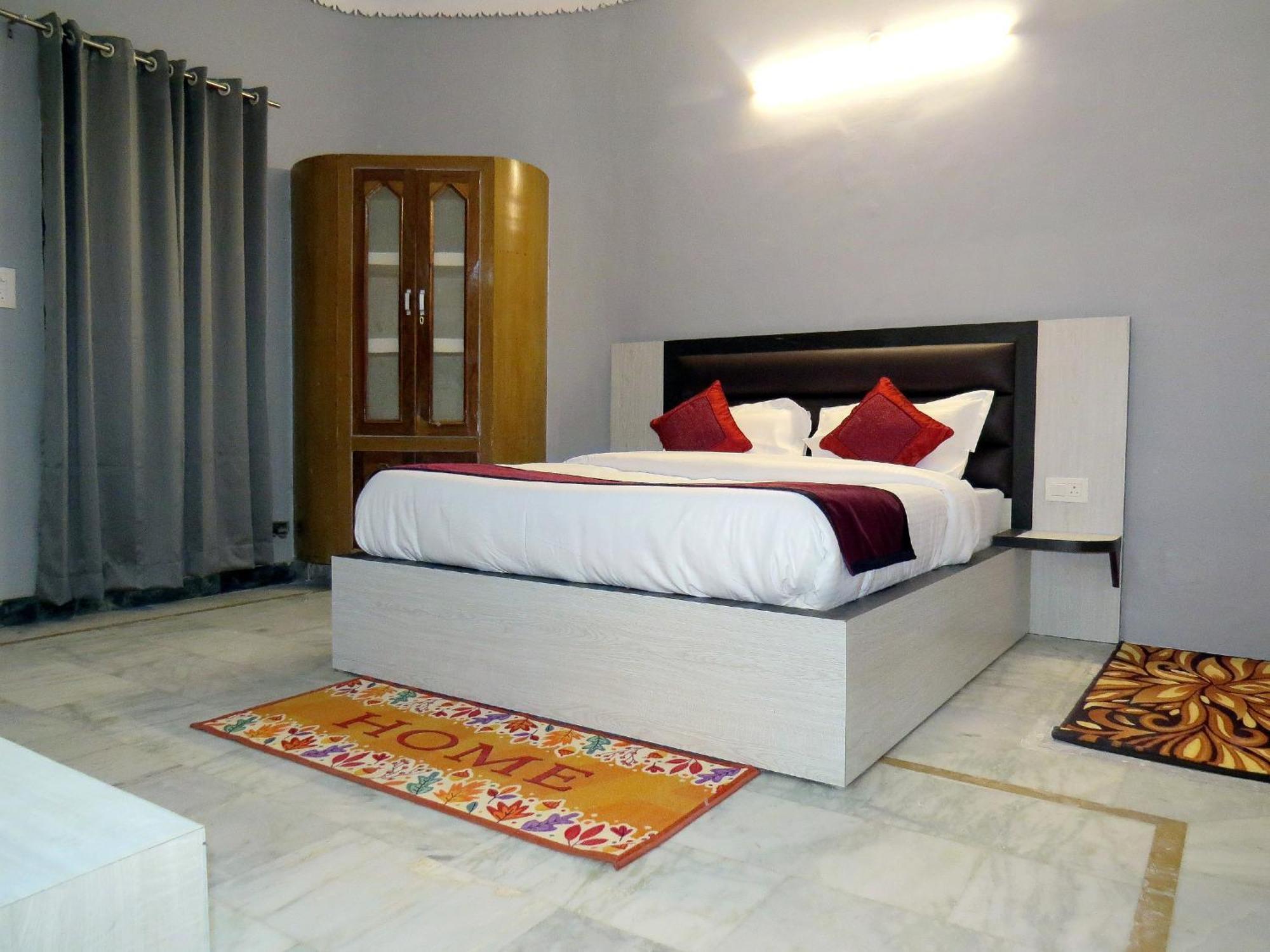 Hotel Haya Palace Nainital Buitenkant foto